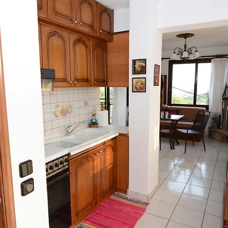Kirki Apartment *