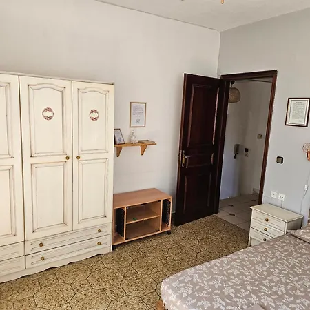 Kirki Apartment *