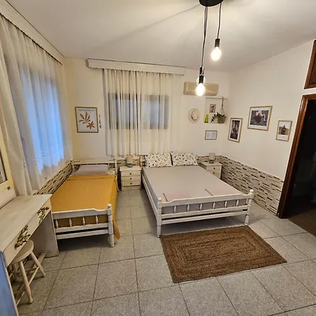Kirki Apartment