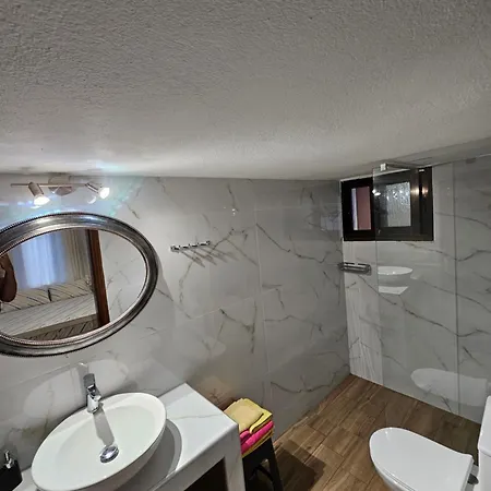 Kirki Apartment